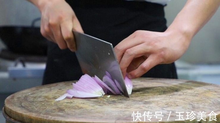 豆瓣酱|为什么大厨做的干锅土豆片干香软糯?原来少了这一步,今天就试试