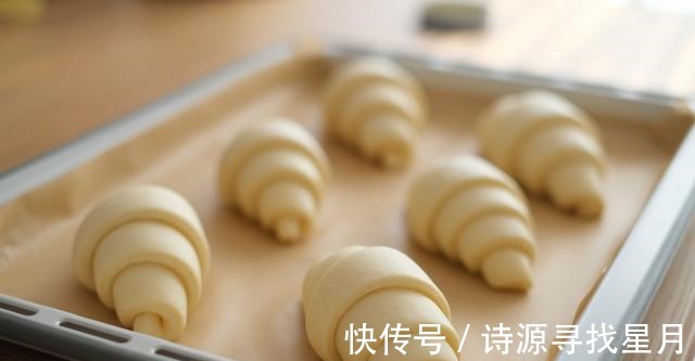 教程|可颂牛角面包，手工开酥教程！
