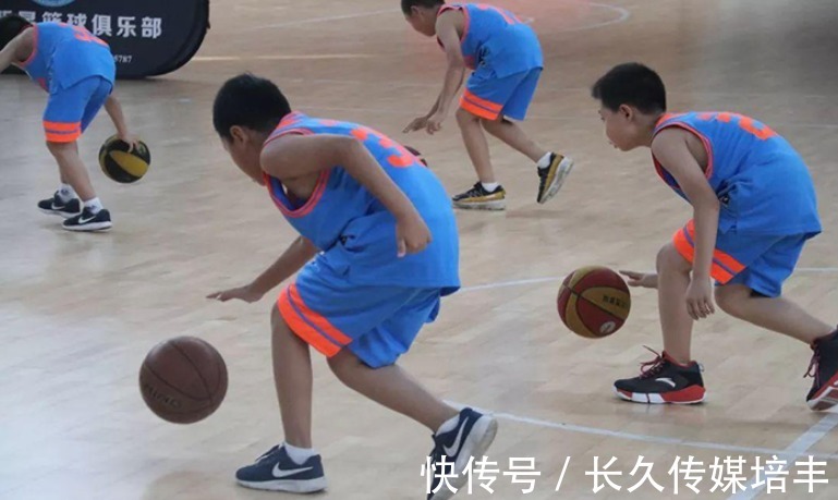 说法|“爹矮矮一个,娘矮矮一窝”,孩子身高受母亲影响,说法准确吗?