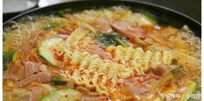 为啥|一模一样的方便面,为啥桶装的那么贵?看过后你一定还要买桶装面