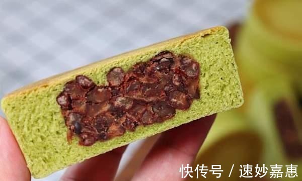 蜜红豆|扁扁平平的外貌像是一块饼,其实不是哟,好吃又好看的小面包。