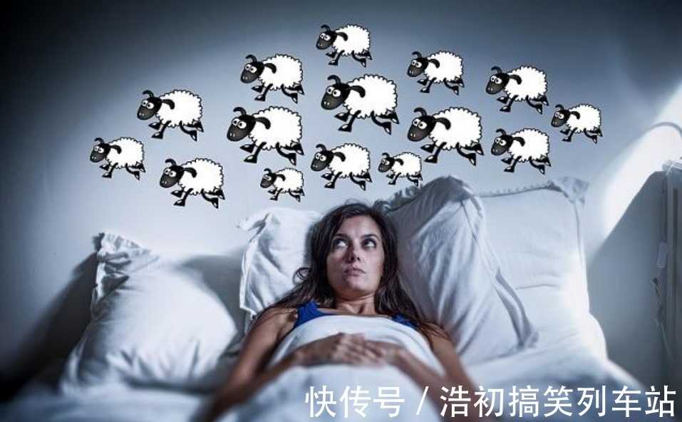 失眠|长期失眠的，每天叩手50下，心经全疏通，睡眠稳一觉到7点