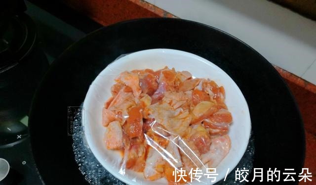 秋老虎闷热,全家迷恋这蒸菜,不爆炒不油炸,蒸一蒸10分钟就上桌!
