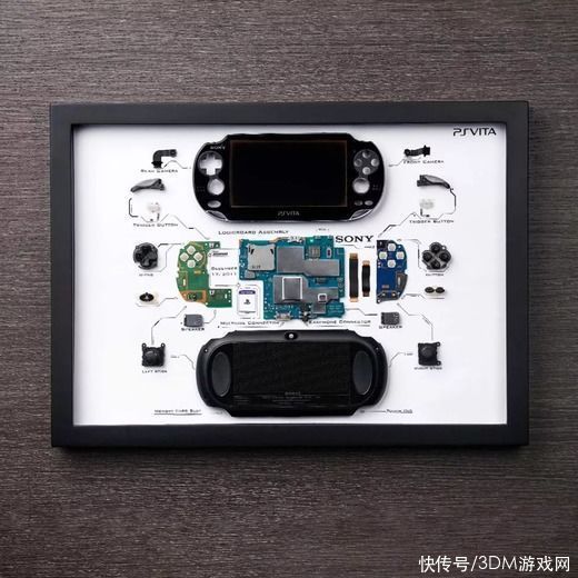 游戏机|心爱的游戏机彻底坏了怎么办?老外选择拆开裱起来