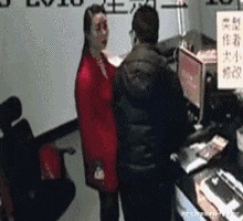 |搞笑GIF趣图乐极生悲啊,好想知道这局怎么算!