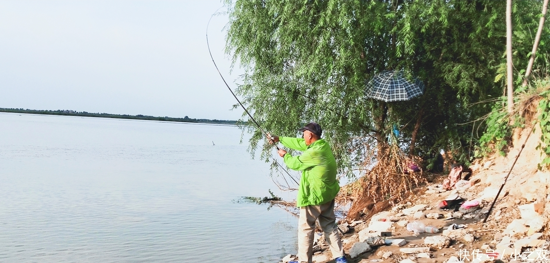 鲤鱼|七旬老夫妻“守钓”黄河滩，每周雷打不动把钓鱼当作一种生活