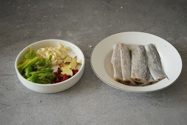 简单无难度的香煎带鱼,秋天学起来,做给家人吃