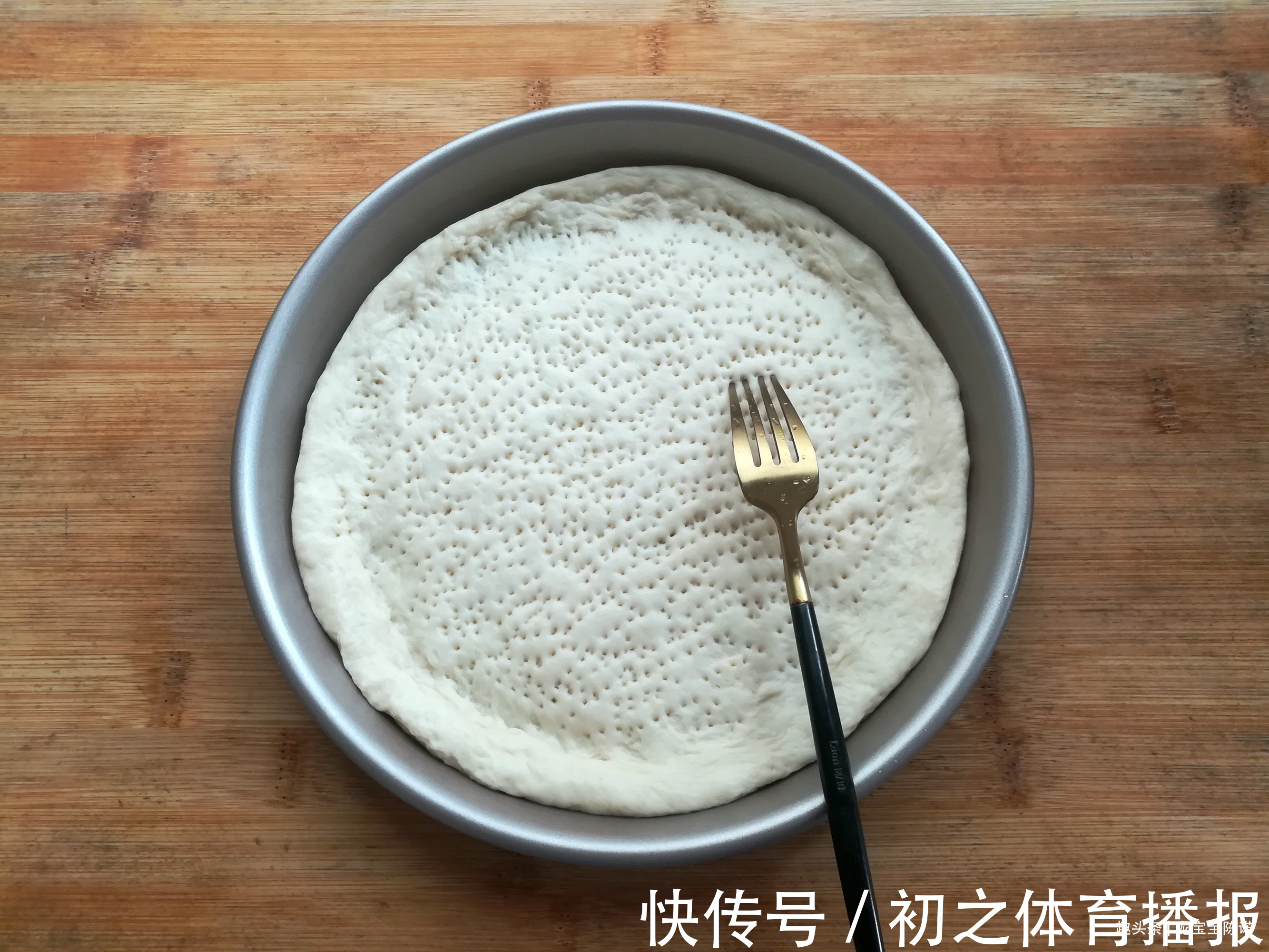 脆皮肠|6年里做了上百次披萨,孩子最爱这口味,香软蓬松,好吃又解馋