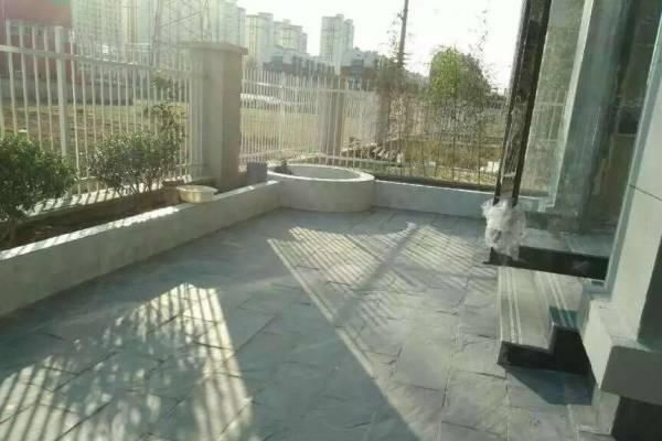 邻居|新房买了一楼被邻居笑，送了60平院子，自己亲手把他打造成花园