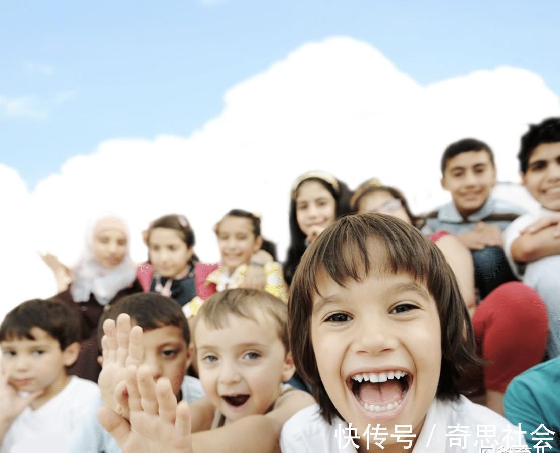 宝莉|胎儿的智商和外貌随爸爸还是妈妈?医生给出标准答案,很有道理