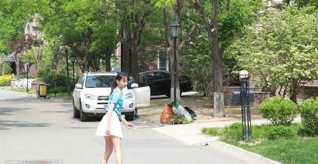 黄磊|7年过去，“放养”的黄多多和“严管”的森碟，2人行为方式不一样