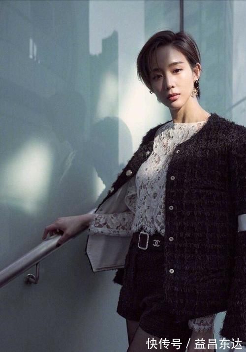 造型|姐姐黑丝造型太惊艳,配小香风外套+短裤,短发仍然是万人迷