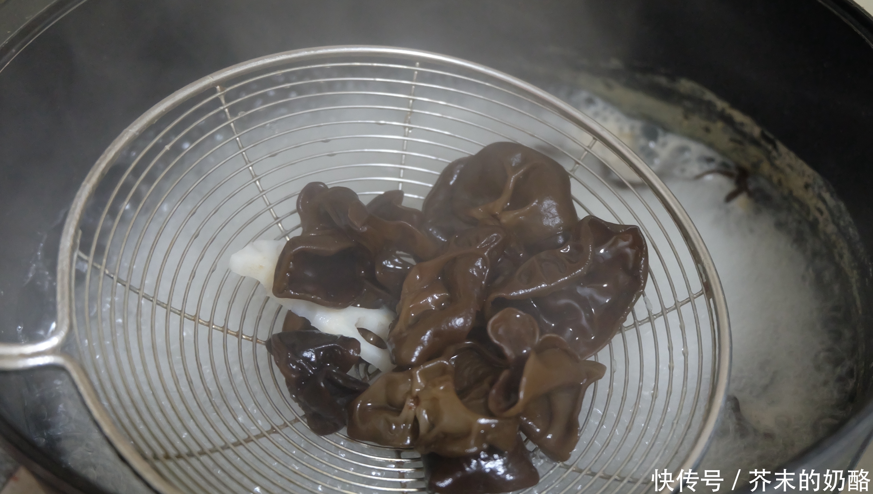 空气污染多吃凉拌菜，四种素菜拌一拌，清爽可口做法简单，试试吧