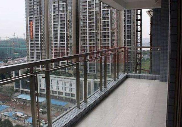 买房|买房,如果看到这种阳台的,记住可别买,不少人都被坑了