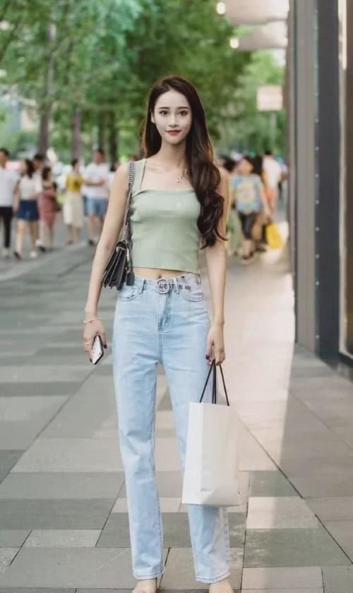 牛仔裤气质穿搭，小姐姐们不同的穿搭，也有不一样的气质呢