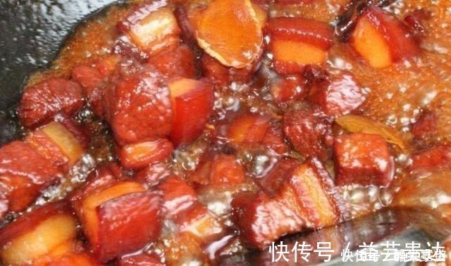 做红烧肉先炒糖色还是先煸肉今天教你红烧肉正确做法,不要错了!