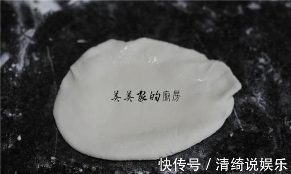 烙饼要暄软,用对水是关键,这样和面,凉了饼也特别软!