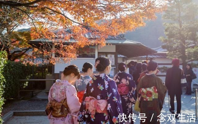 豆瓣评分#左手菊花右手刀的民族,在这本豆瓣评分8.2的书里写得淋漓尽致