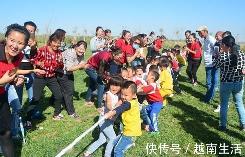 外套|给娃买的外套，被幼师穿在别的小朋友身上，宝妈一番话让她羞愧