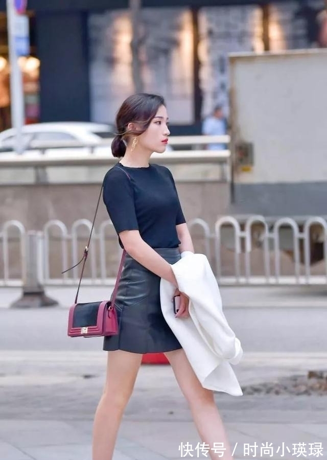 针织衫 神秘黑色小皮裙,气质优雅,迷人且清凉