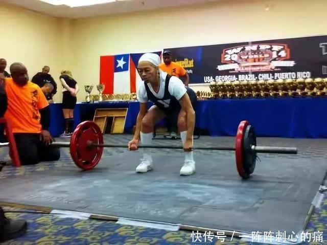 冠军|82岁老奶奶夺举重冠军,一口气能做100个俯卧撑,施瓦辛格都服她