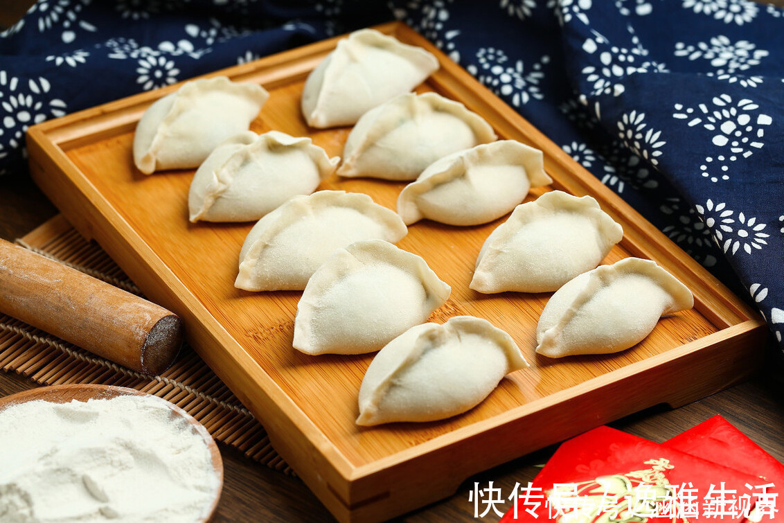 冻饺子|保存饺子，不能直接放冰箱，教你一招，饺子不粘不破，还很新鲜