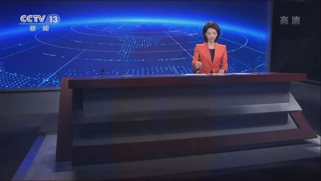 首位加盟央视新闻播音部的主持人，竟然是最早淘汰的张安琪