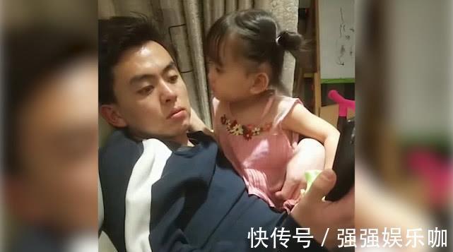 老公|女儿在高颜值爸爸怀里撒娇,妈妈看在眼里酸在心里,不愧是小情人