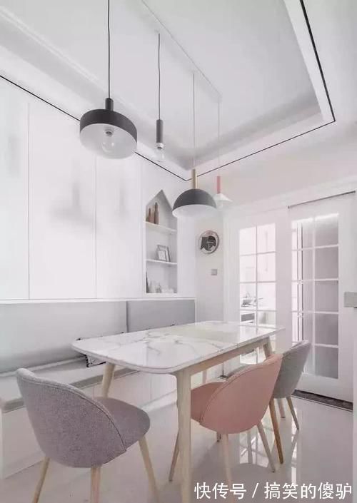 卧室|老婆将卧室飘窗改造书桌,瞬间多了一个书房,太棒了