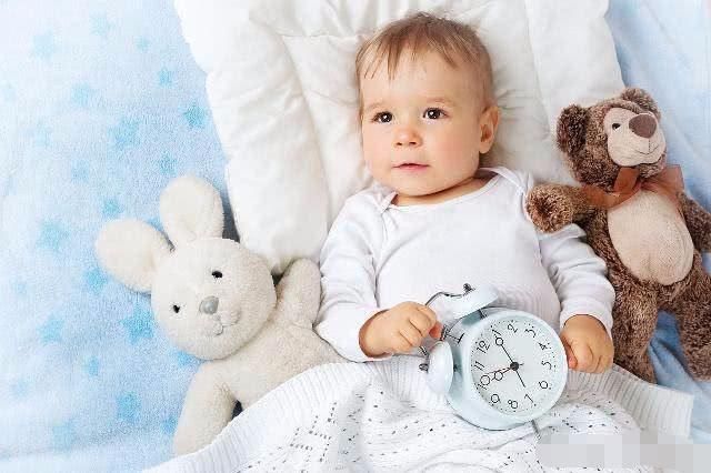 经常让孩子这样睡 长大后身高可能落后同龄人一大截 别不在意