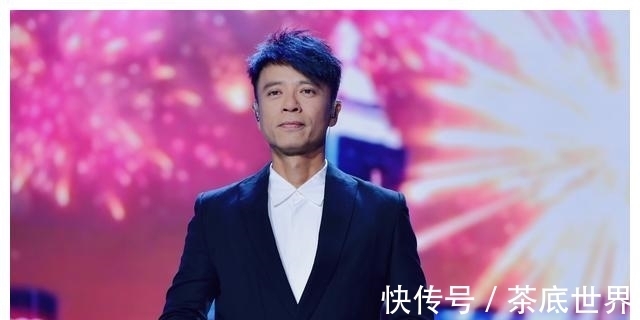 好声音|周杰伦已退出《好声音》,刘欢汪峰紧急救场,助理导师资历惹争议