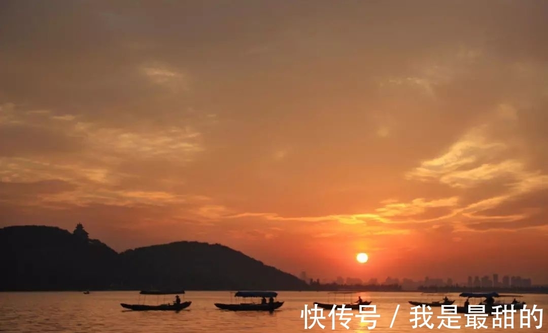 凝练性|七绝《诗人》，详细对诗句解读，“明月透穿风万里”是不是硬句？