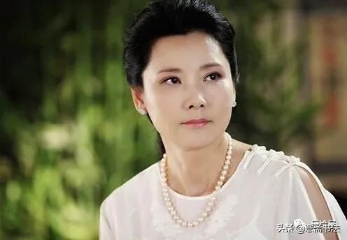 楷书@演员何赛飞擅书法,楷书端庄隽秀,行书行云流水,书坛里一股清流