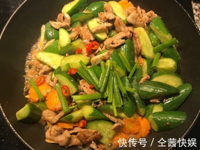 大厨|大厨教你如何做出的黄瓜炒肉丝,即清香爽口,又不油腻,简单易学