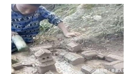 放学|九岁男孩每天放学都不回家，妈妈偷偷跟踪，却发现了惊人的一幕