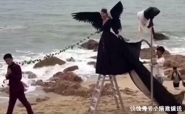 黑色的婚纱|新娘穿黑色婚纱拍结婚照,原片让人狠狠吐槽,成片让所有人都闭嘴了