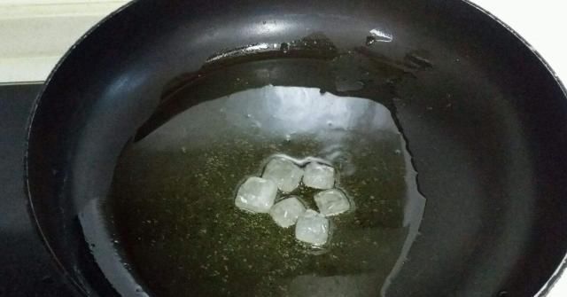 教你炒糖色的正确方法，这样炒出的糖色不发黑不发苦，味道更好