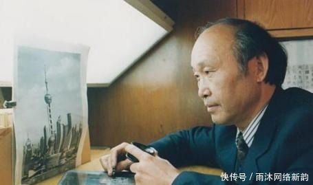 人民币上除了印有人物画像,还有一个人的名字,你发现了吗?