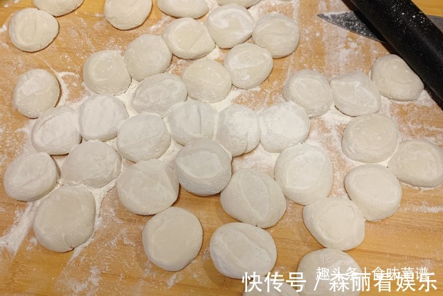 酸菜饺子好吃有诀窍,教你调馅的正确方法和用料,饺子不好吃才怪