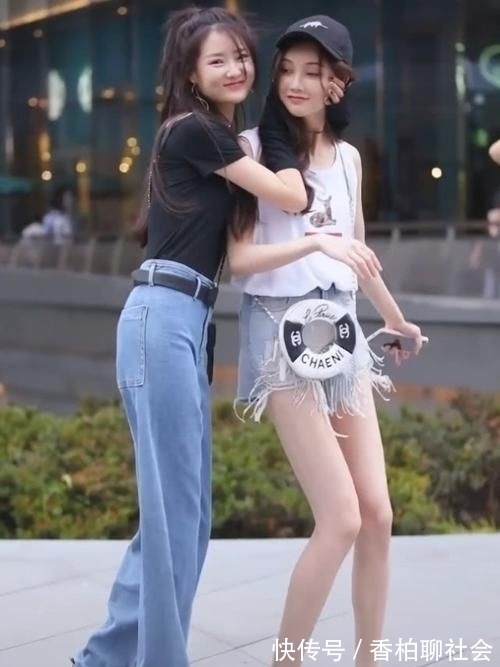 浅蓝色 同身形闺蜜出街,终于知道穿长裤和穿短裤的区别差距一目了然