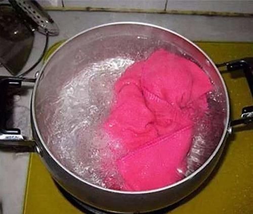 毛巾用久了又臭又滑,学学聪明人这一招,洗完跟新买回来的一样