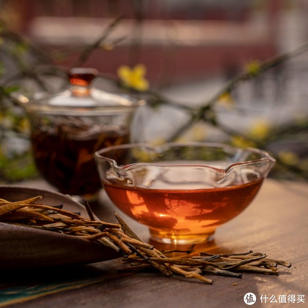 每日风物 篇八：这杯茶雍容旖旎的样子，像晚唐的余晖