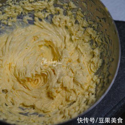  简单|网红抹茶磅蛋糕_无泡打粉，简单快手超美味