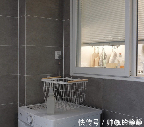 小喜|这对夫妻太有远见,把次卧和客厅打通,清爽开阔,日子过得简单舒适