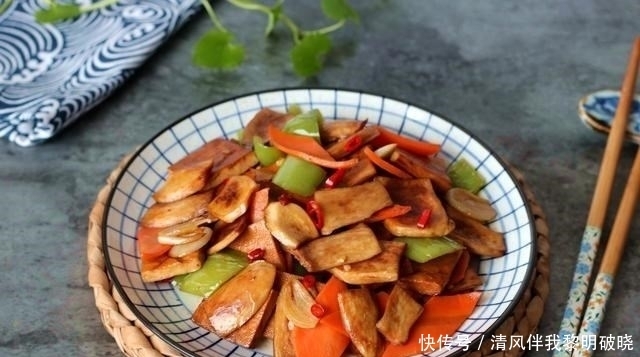 杏鲍菇和它是绝配,高钙高蛋白,营养易消化,孩子长身体正需要