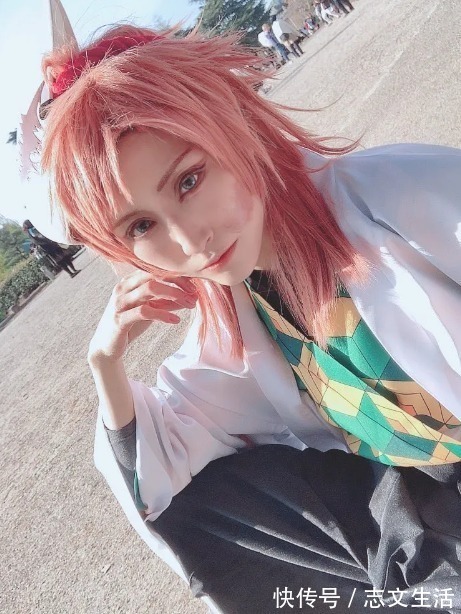 面对镜头|夫妇变闺蜜？一家三口玩cosplay，结果爸爸成了女装大佬