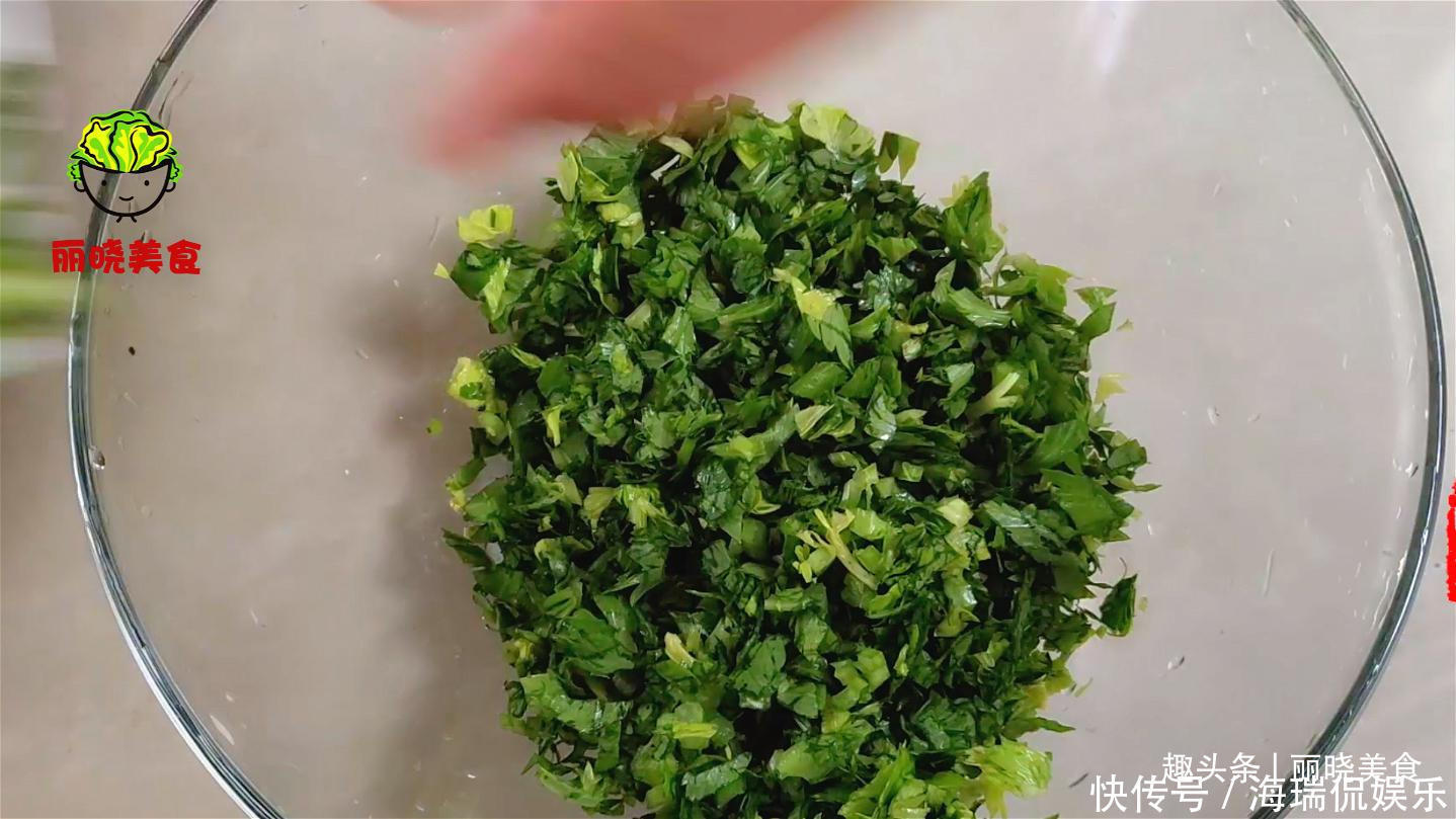 好吃|芹菜叶别丢了,教你一种超美味吃法,简单好吃味道足,越吃越想吃