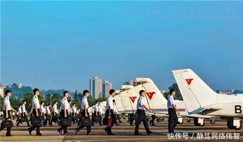 名字|中国最小的一所大学，仅1栋教学楼，学生有上万人，名字听着耳熟