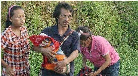 女大学生上厕所都能生孩子,为何我们生孩子就这么难看完就明白