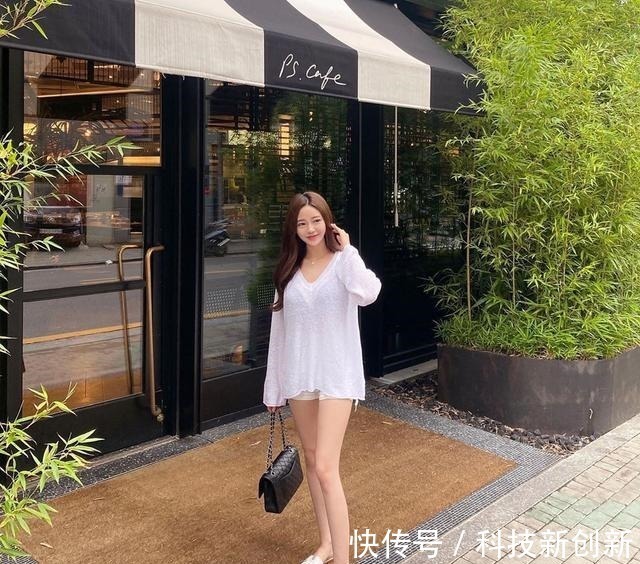 短裤 柔和的针织衫与短裤搭配,走在街上足够地吸引目光!